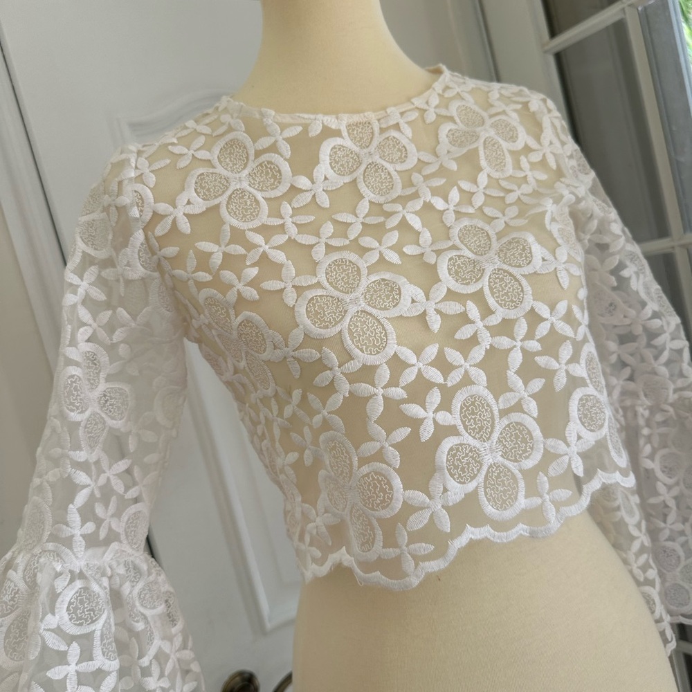 ALEXIS- White Floral Lace Crop Top